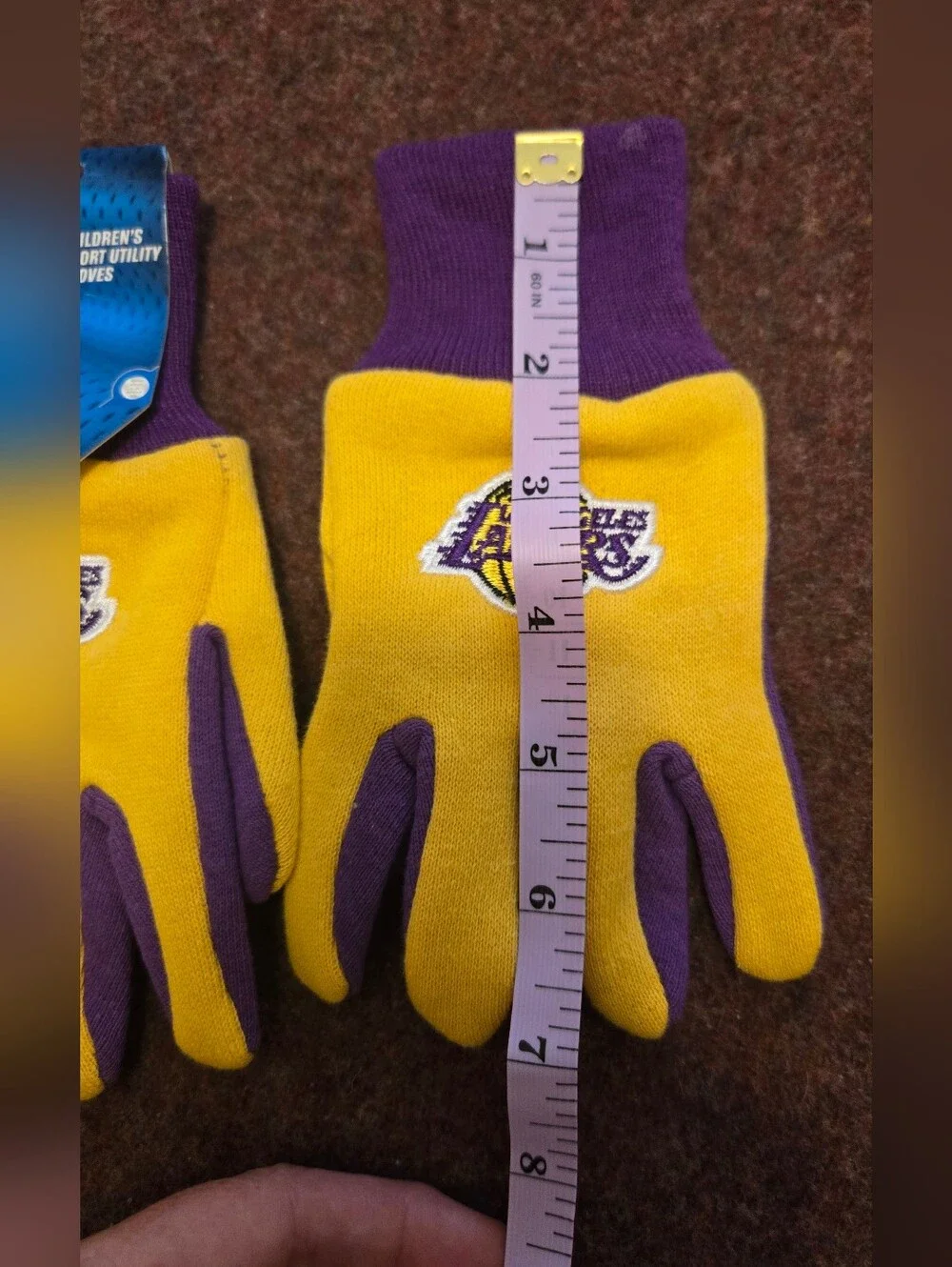 New! Los Angeles Laker Kids Spirt Utiluty Gloves Basketball School Gift Fun Spor